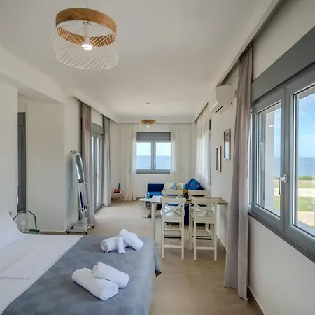 Mantis Seaside Apartahotel Filiatra