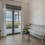 Mantis Seaside