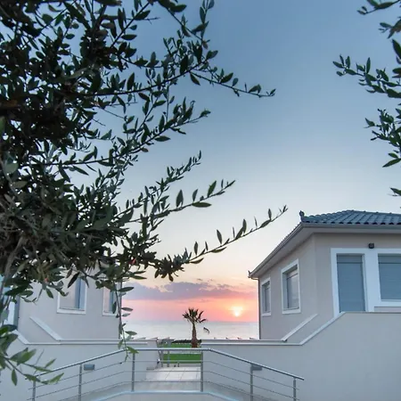 Ξενοδοχείο με διαμερίσματα Mantis Seaside