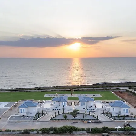 Mantis Seaside Aparthotel